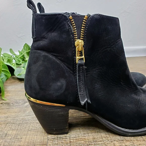 Steve Madden Ankle Boots Wantagh Booties Distressed Nubuck Suede Black Gold Boho - Picture 10 of 15